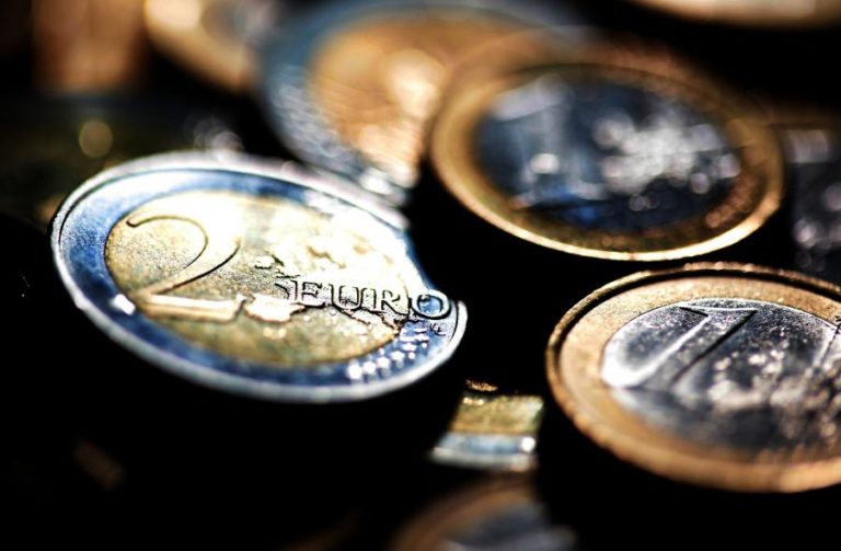 LUCROS AGREGADOS DOS BANCOS CAÍRAM 77% NO 1.º SEMESTRE