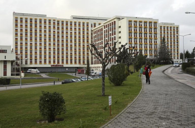 COVID-19: HOSPITAIS DE COIMBRA SUSPENDEM ATIVIDADES PRESENCIAIS DE ALUNOS