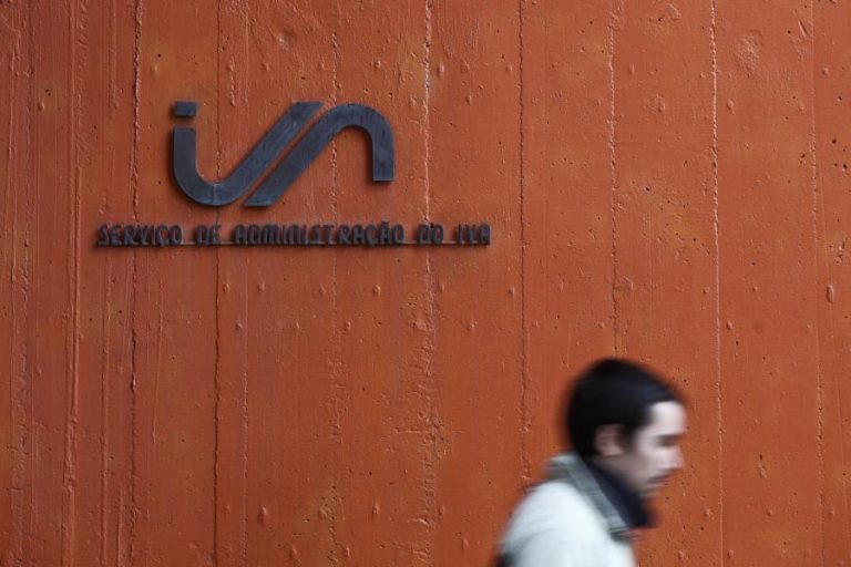 OE2020: RECEITA FISCAL CAI 2.822,7 ME ‘ARRASTADA’ PELA QUEBRA DO IVA E IRC