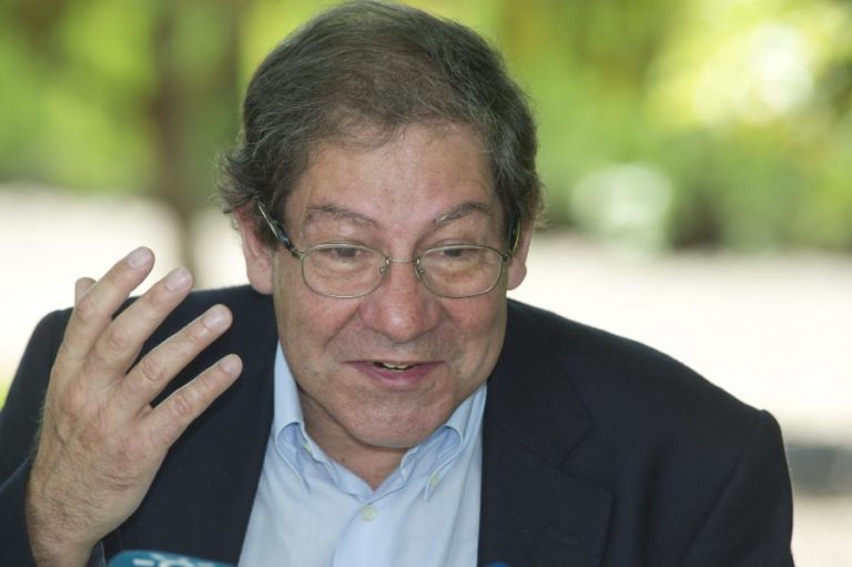 FERNANDO VENÂNCIO E NUNO JÚDICE VENCEM PRÉMIO DE ENSAIO JACINTO DO PRADO COELHO