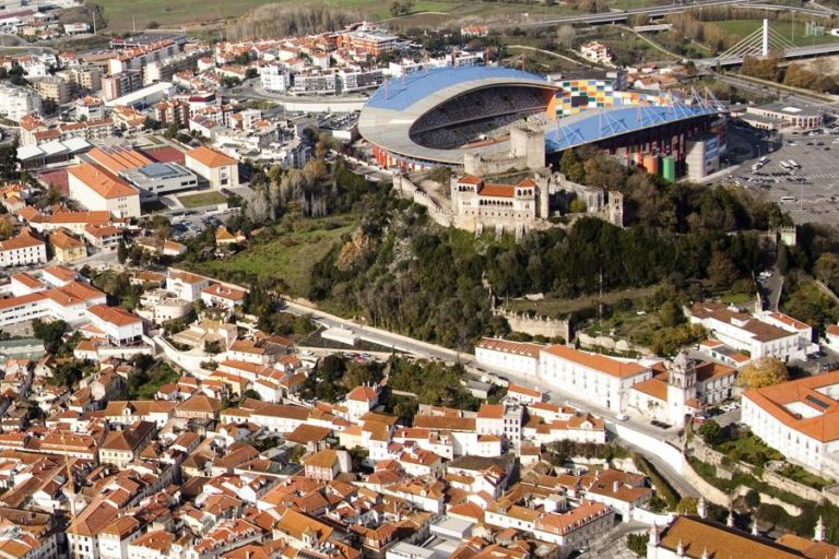 COVID-19: ESTÁDIO DE LEIRIA RECEBE ÁREA DEDICADA ÀS DOENÇAS RESPIRATÓRIAS