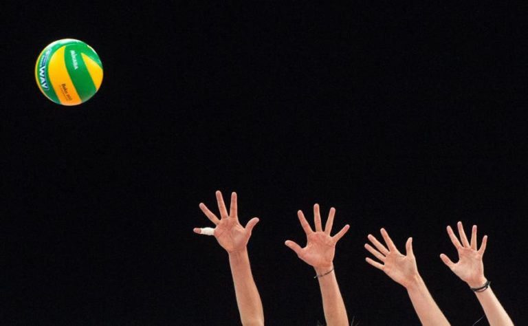COVID-19: FC PORTO ANUNCIA SURTO NO VOLEIBOL FEMININO E SUSPENDE ATIVIDADES