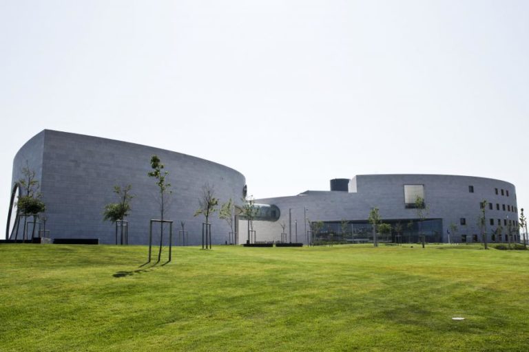 FUNDAÇÃO CHAMPALIMAUD E UNIVERSIDADE CHINESA ACORDAM PARCERIA PARA INVESTIGAR CANCRO