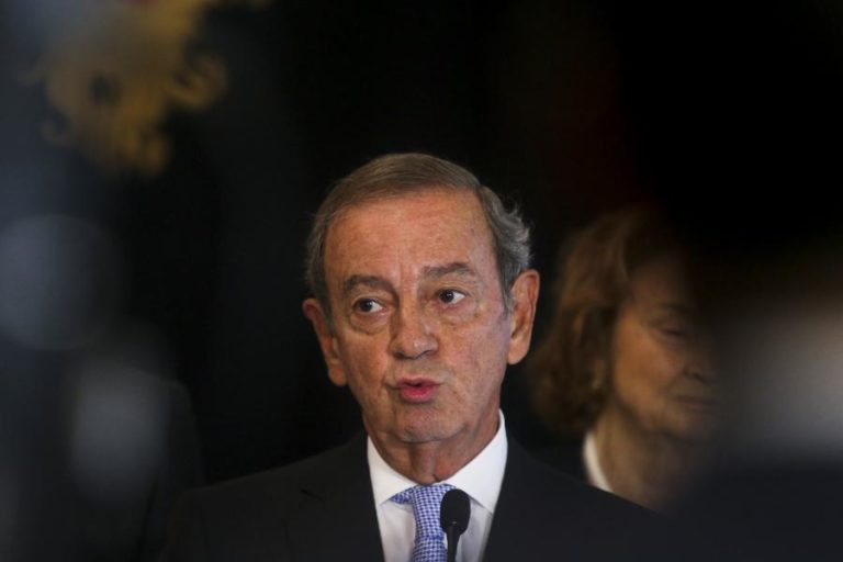 COM A ‘GERINGONÇA’ “VAMOS CONTINUAR A EMPOBRECER ALEGREMENTE”