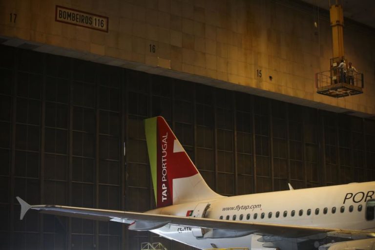 EMPRESA QUE ASSEGURA LIMPEZA AOS AVIÕES DA TAP VAI DESPEDIR MAIS DE 100 TRABALHADORES