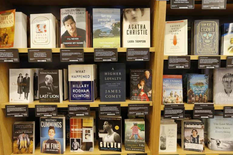 ESCRITORA ‘BEST-SELLER’ EVA GARCÍA SÁENZ DE URTURI VENCE PRÉMIO PLANETA