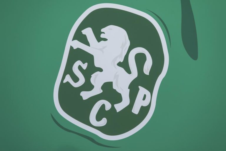 SPORTING SAGRA-SE CAMPEÃO NACIONAL DE FUTEBOL DE PRAIA PELA TERCEIRA VEZ