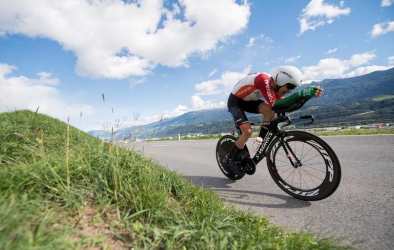 VUELTA: RUI COSTA E IVO OLIVEIRA ENTRE OS ESCOLHIDOS DA UAE EMIRATES