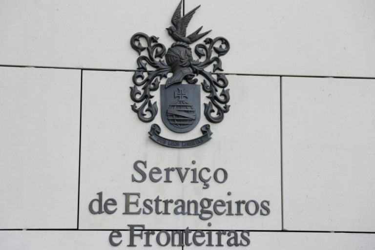 DETIDO EM GRÂNDOLA SUSPEITO DE TRÁFICO DE PESSOAS E AUXÍLIO À IMIGRAÇÃO ILEGAL