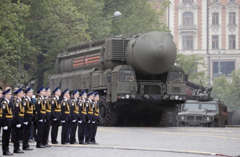 MOSCOVO PRONTO PARA CONGELAMENTO CONJUNTO COM WASHINGTON DO NÚMERO DE OGIVAS NUCLEARES