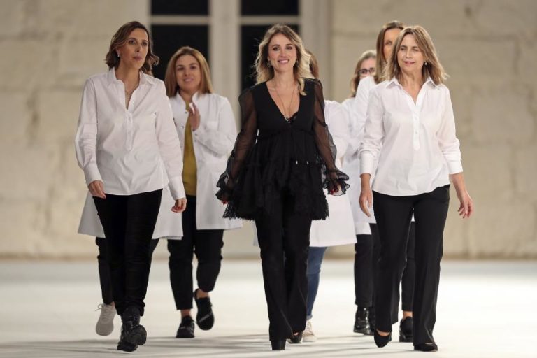 DESFILE PRESENCIAL DE SOPHIA KAH MARCA ARRANQUE DA 47.ª EDIÇÃO DO PORTUGAL FASHION