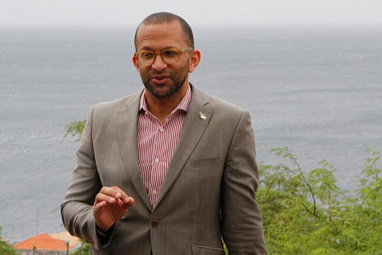 MINISTRO CABO-VERDIANO AFIRMA QUE É O MPD A PAGAR CUSTOS DE GOVERNANTES EM CAMPANHA