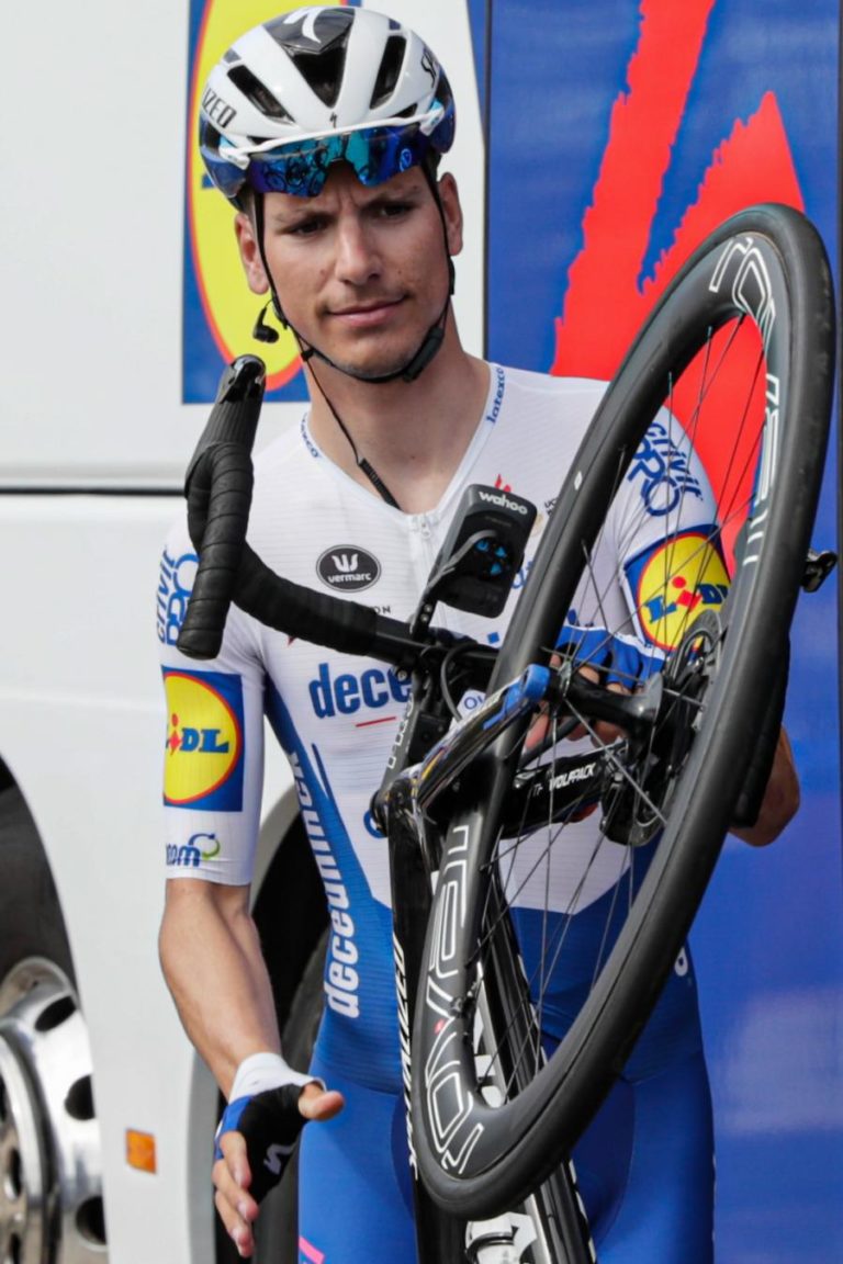 GIRO: JOÃO ALMEIDA IMITA FEITO DE ACÁCIO DE SILVA 31 ANOS DEPOIS