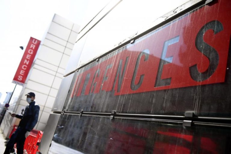 COVID-19: DOENTES NOS CUIDADOS INTENSIVOS EM FRANÇA SUPERAM OS 1.400, VALOR MAIS ALTO DESDE MAIO