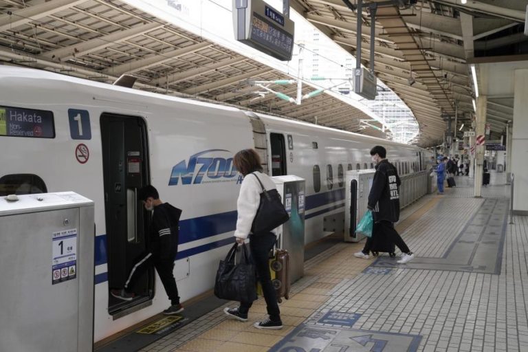 COVID-19: JAPÃO PEDE EXTENSÃO DAS FÉRIAS DE ANO NOVO PARA EVITAR CONTÁGIOS