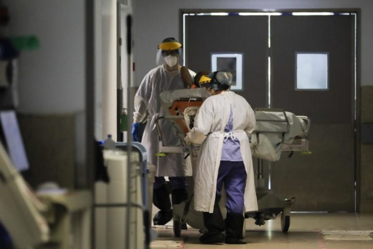 COVID-19: PORTUGAL VOLTA A ATINGIR NOVO MÁXIMO DE INTERNAMENTOS