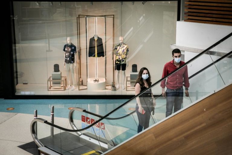 COVID-19: VENDAS EM CENTROS COMERCIAIS RECUPERAM MAS AINDA COM QUEBRA DE 19,7%