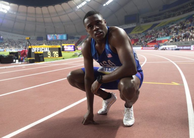 CHRISTIAN COLEMAN, CAMPEÃO DO MUNDO DE 100 METROS, SUSPENSO POR DOIS ANOS
