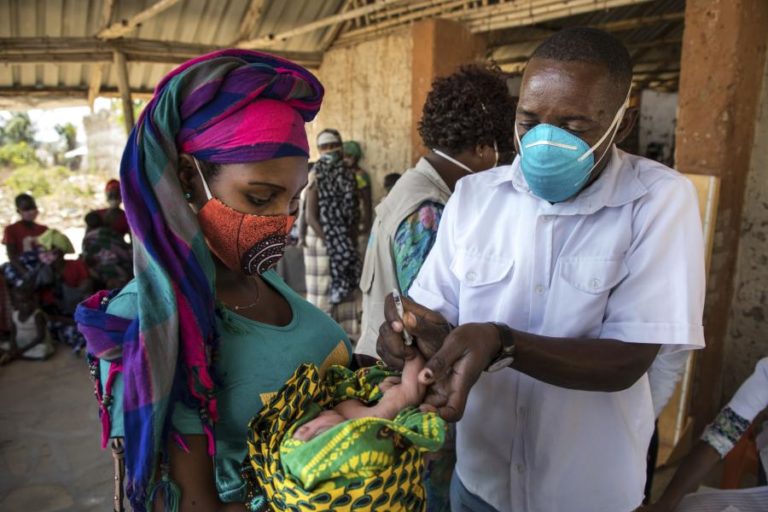 COVID-19: USAR MÁSCARA É TÃO IMPORTANTE COMO HAVER UMA VACINA – CDC ÁFRICA