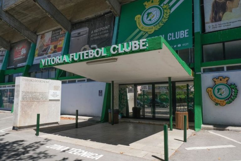 PLANTEL DO VITÓRIA DE SETÚBAL FAZ GREVE NO BONFIM PELO SEGUNDO DIA CONSECUTIVO