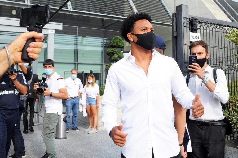 MÉDIO DA JUVENTUS WESTON MCKENNIE JÁ TESTOU NEGATIVO A COVID-19