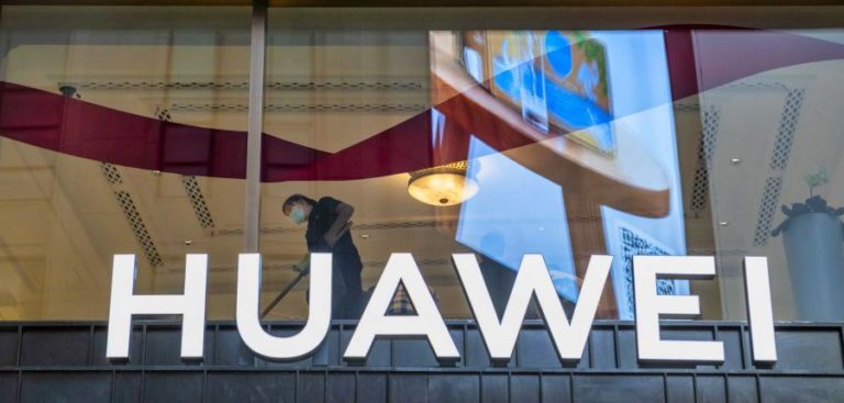 VENDAS DA HUAWEI AUMENTARAM, MAS CRESCIMENTO DESACELEROU FACE A PRESSÃO DOS EUA