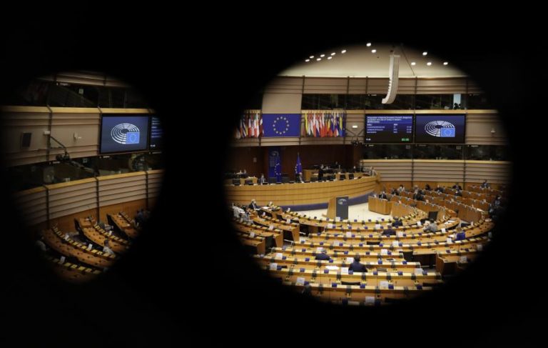 PARLAMENTO EUROPEU APROVA MAIOR REGULAMENTAÇÃO DE INTELIGÊNCIA ARTIFICIAL NA UE