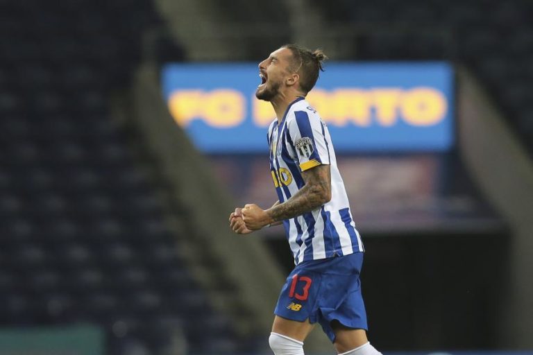MANCHESTER UNITED CONTRATA ALEX TELLES AO FC PORTO