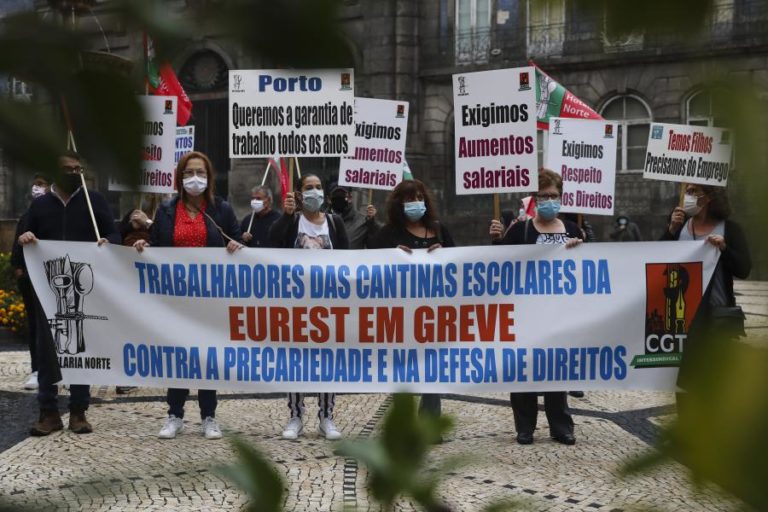 TRABALHADORES DA EUREST EM GREVE DIA 05 DE NOVEMBRO CONTRA DESPEDIMENTO DE 122