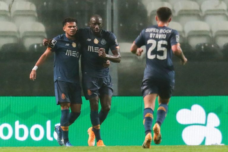 FC PORTO E SANTA CLARA ASPIRAM A ISOLAR-SE NO COMANDO DA LIGA