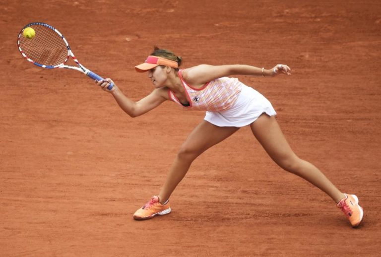 ROLAND GARROS: SOFIA KENIN APURA-SE PARA A TERCEIRA RONDA