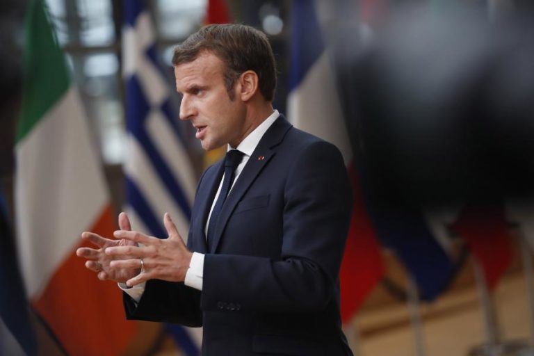 UE/CIMEIRA: SOLIDARIEDADE COM A GRÉCIA E CHIPRE NÃO É NEGOCIÁVEL – MACRON