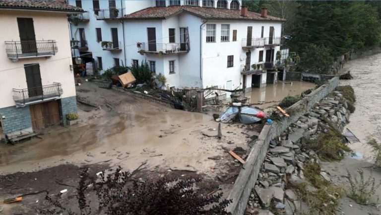 UM MORTO E 17 DESAPARECIDOS NO NORTE DE ITÁLIA DEVIDO AO MAU TEMPO