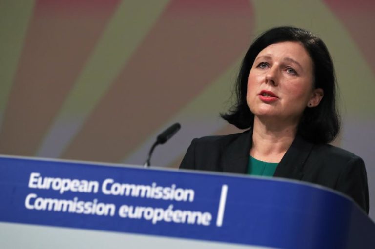 FAKE NEWS: LUTA CONTRA O DISCURSO DO ÓDIO ‘ONLINE IMPLICA SALVAGUARDAS – UE