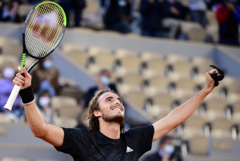 TSITSIPAS BATE RUBLEV E ESTÁ NAS MEIAS-FINAIS DE ROKAND GARROS PELA PRIMEIRA VEZ