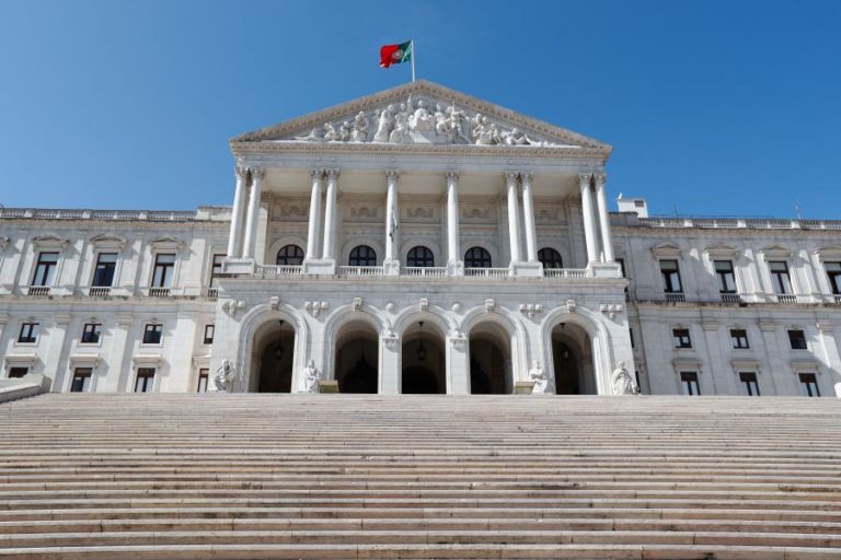 EUTANÁSIA: COMISSÃO POLÍTICA DO PSD DECIDE DAR LIBERDADE DE VOTO NO PROJETO DE REFERENDO