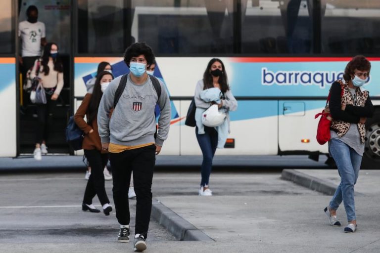 PSD ENCURTA USO OBRIGATÓRIO DE MÁSCARA NA RUA PARA 3 MESES E ELIMINA VISEIRAS DO DIPLOMA