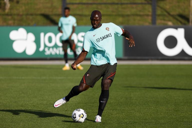 DANILO FICA EM ISOLAMENTO ANTES DE SE INTEGRAR NO PSG