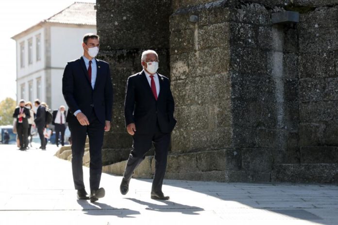 29771705.jpg