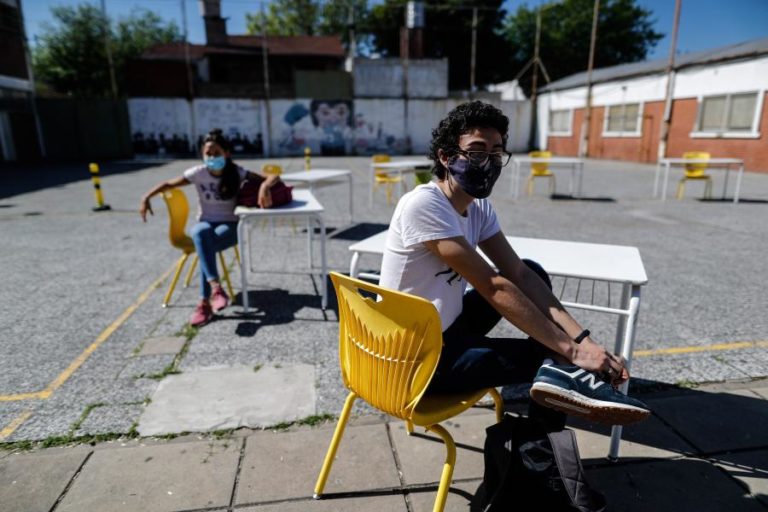 COVID-19: ARGENTINA COM 381 MORTOS E 16.546 CASOS NAS ÚLTIMAS 24 HORAS