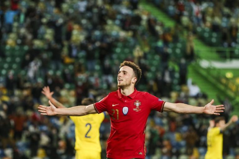 PORTUGAL VENCE SUÉCIA POR 3-0 COM DIOGO JOTA ‘DISFARÇADO’ DE CRISTIANO RONALDO