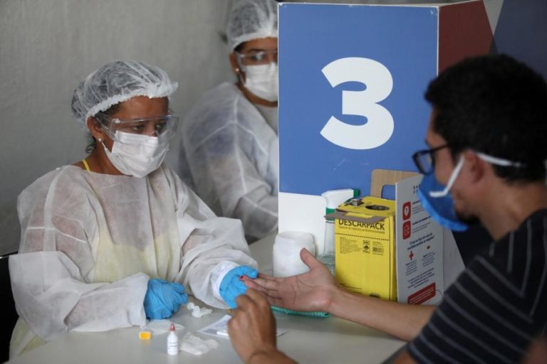 COVID-19: MAIS 571 MORTOS E 30.026 INFETADOS EM 24 HORAS NO BRASIL