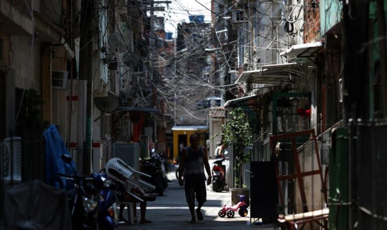 DOIS TERÇOS DA ÁREA URBANA DO RIO DE JANEIRO É CONTROLADA POR GRUPOS CRIMINOSOS