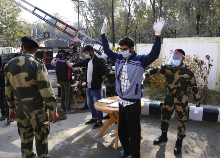 COVID-19: ÍNDIA REGISTA 702 MORTOS E MAIS DE 55 MIL CASOS NAS ÚLTIMAS 24 HORAS