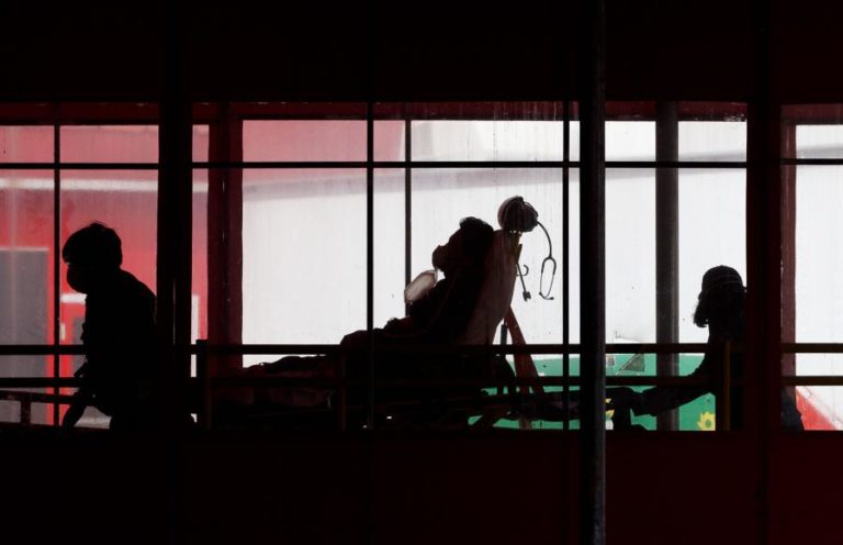 COVID-19: EUA REGISTAM 1.035 MORTOS E MAIS DE 72 MIL CASOS NAS ÚLTIMAS 24 HORAS