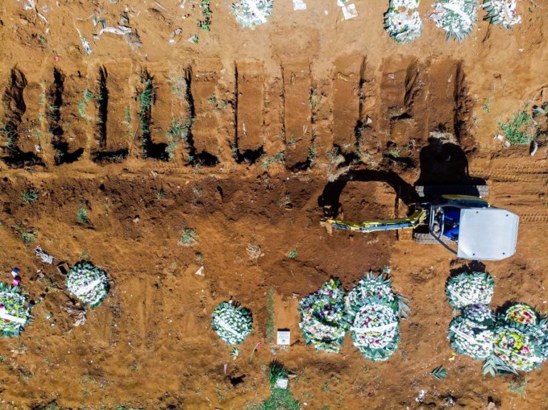 COVID-19: BRASIL SOMA 26.106 NOVOS CASOS E APROXIMA-SE DE 5,5 MILHÕES DE INFEÇÕES