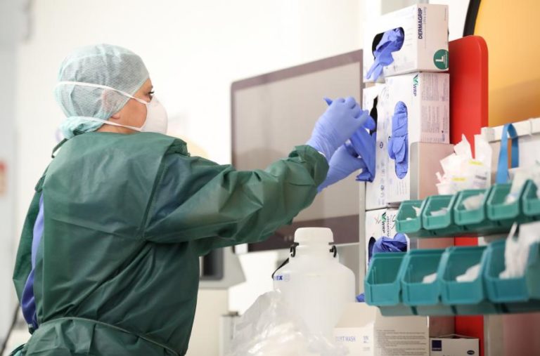 COVID-19: HOSPITAIS TÊM COMISSÃO DE PREVENÇÃO PARA DETETAR CASOS ENTRE PROFISSIONAIS