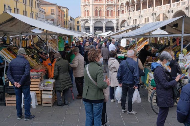 COVID-19: ITÁLIA REGISTA NOVO RECORDE COM MAIS DE 15 MIL NOVOS CASOS DIÁRIOS
