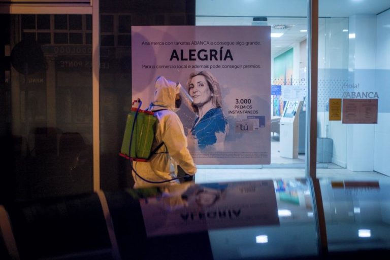 COVID-19: ESPANHA COM RECORDE DE 52.188 CASOS NUM FIM DE SEMANA
