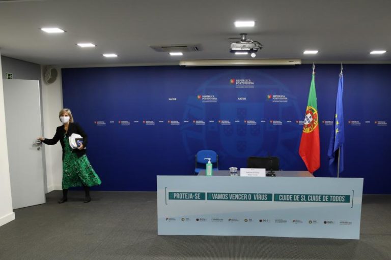 CAPACIDADE MÁXIMA DO SNS PARA ASSISTÊNCIAS NA PANDEMIA É DE 17.700 CAMAS – MINISTRA